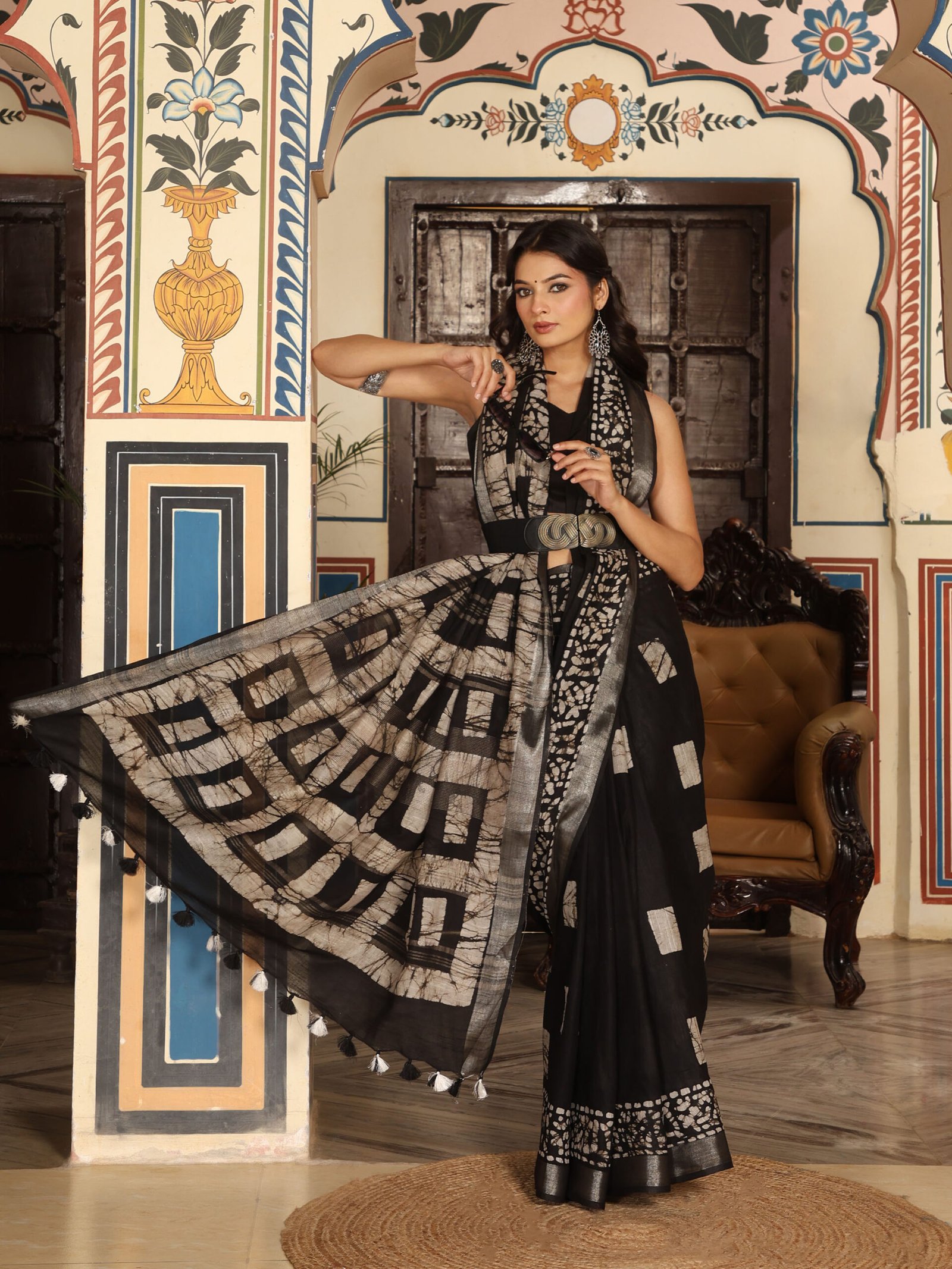 PRINT Saree - BLACK - Image 9