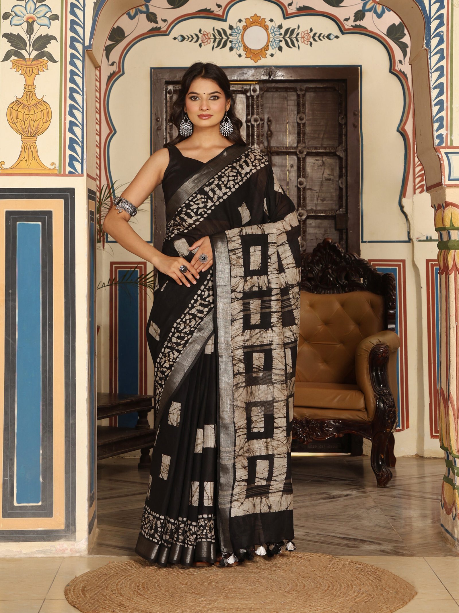 PRINT Saree - BLACK - Image 5