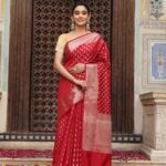 JACQUARD Saree - RED