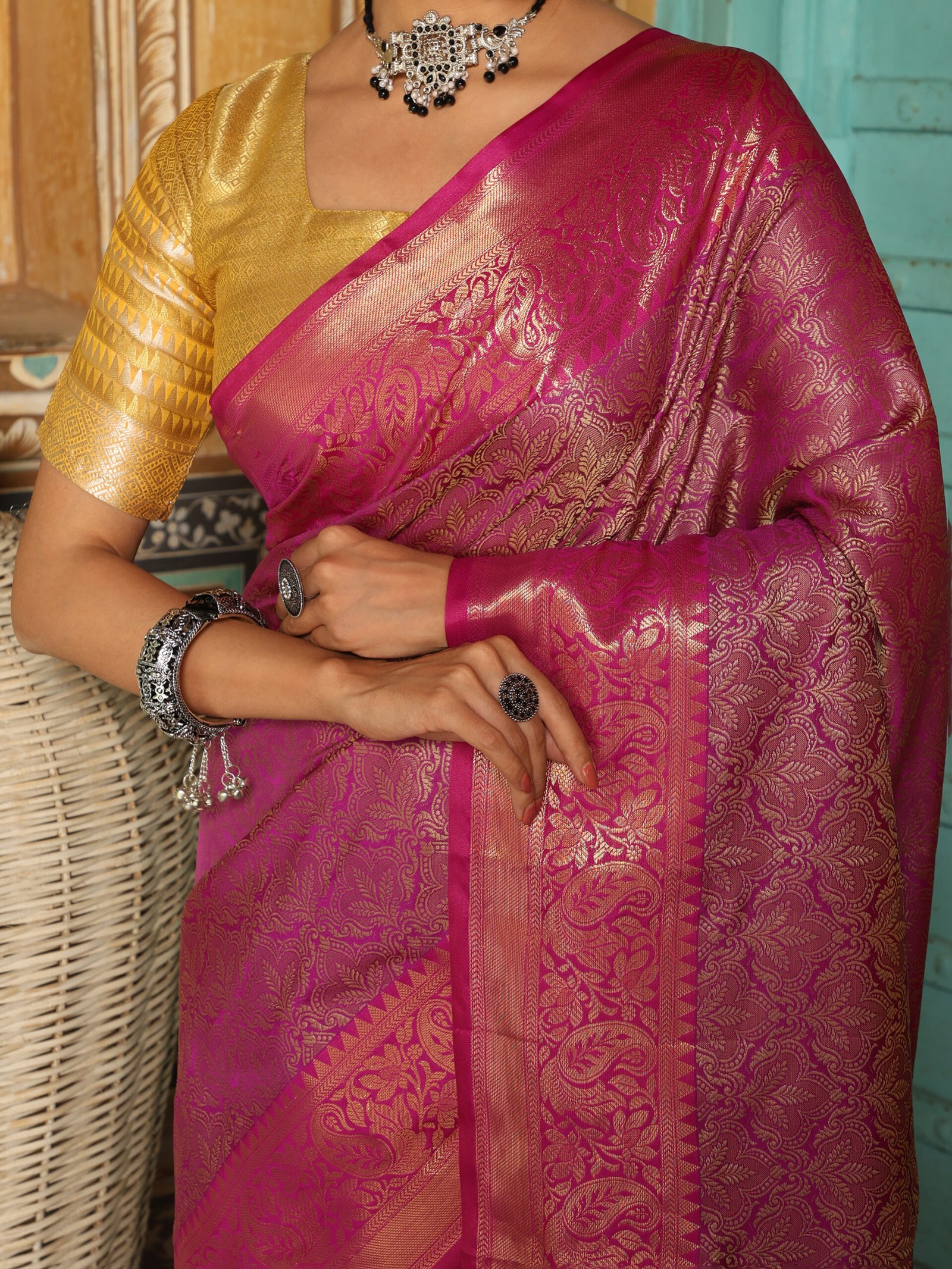 JACQUARD Saree - PINK - Image 8