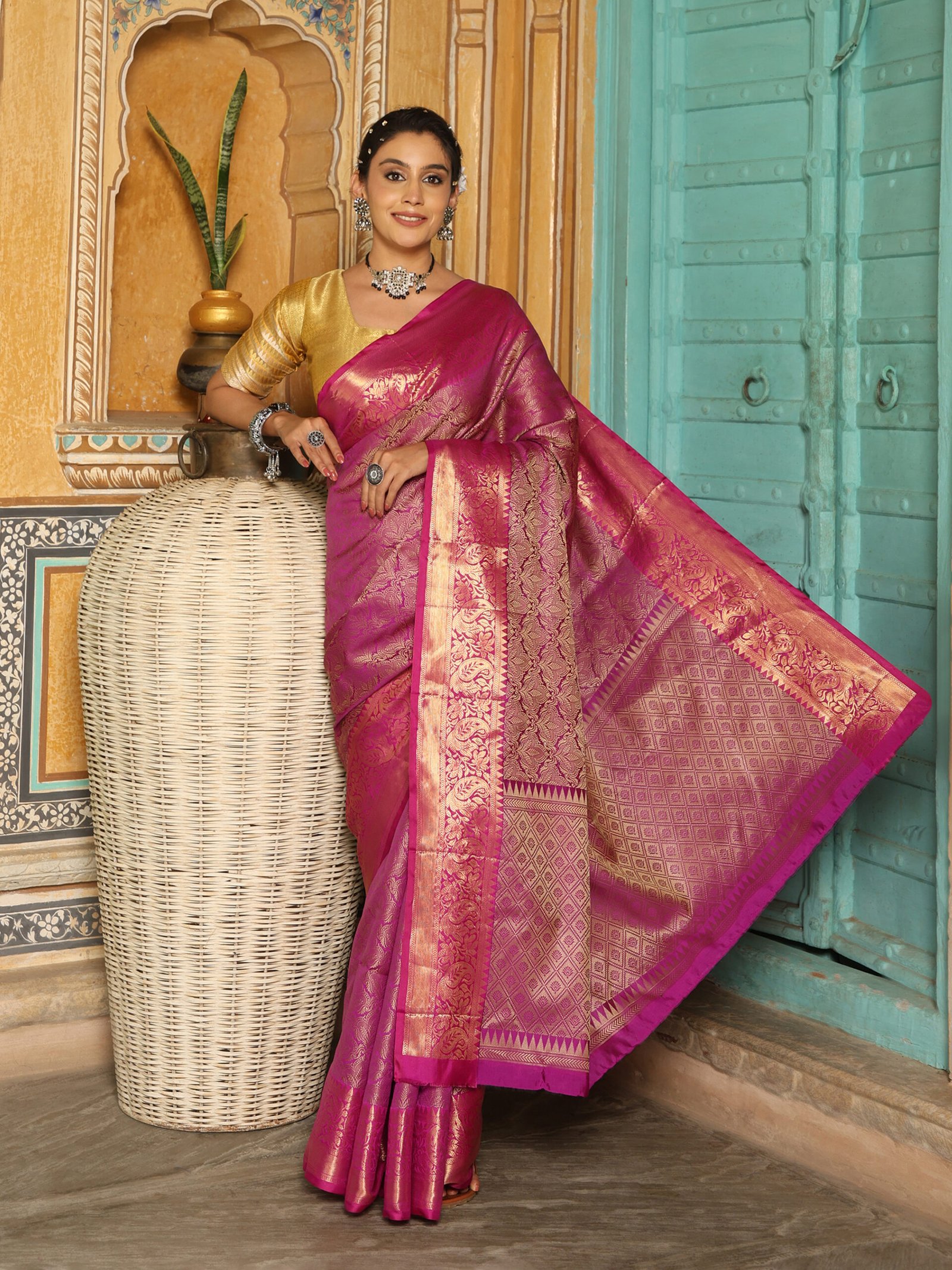 JACQUARD Saree - PINK - Image 4