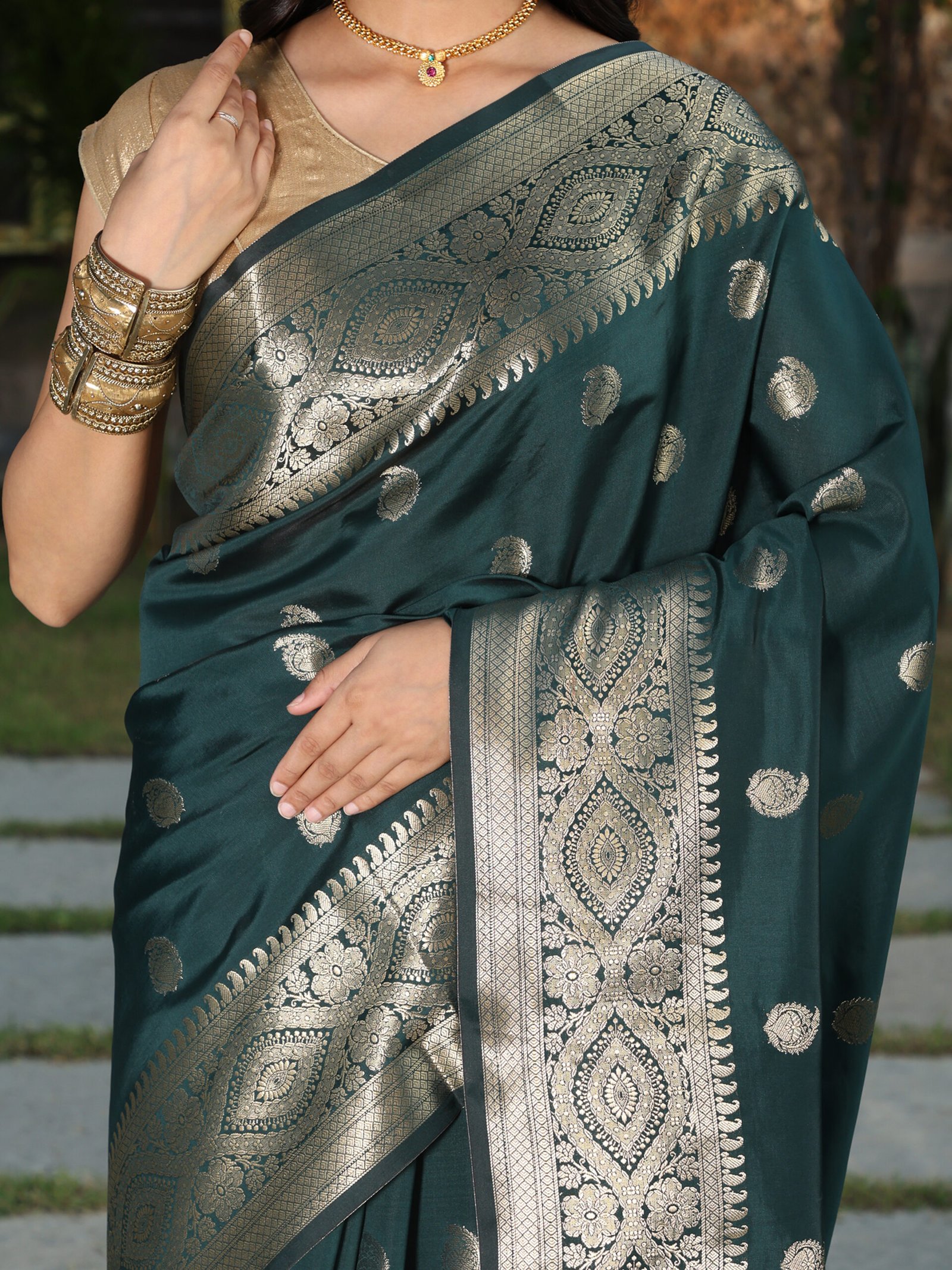 JACQUARD Saree - GREEN - Image 8