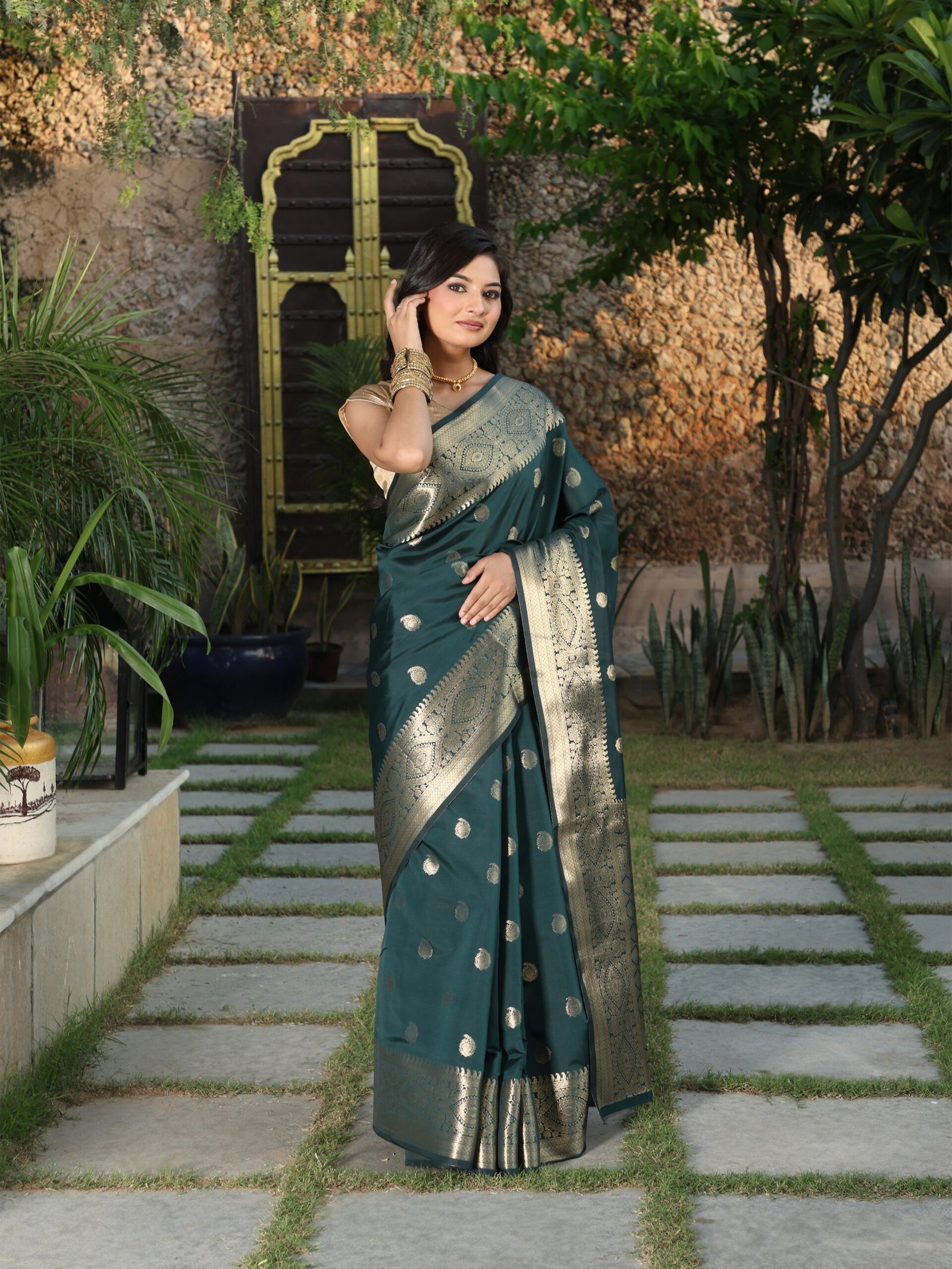 JACQUARD Saree - GREEN - Image 5