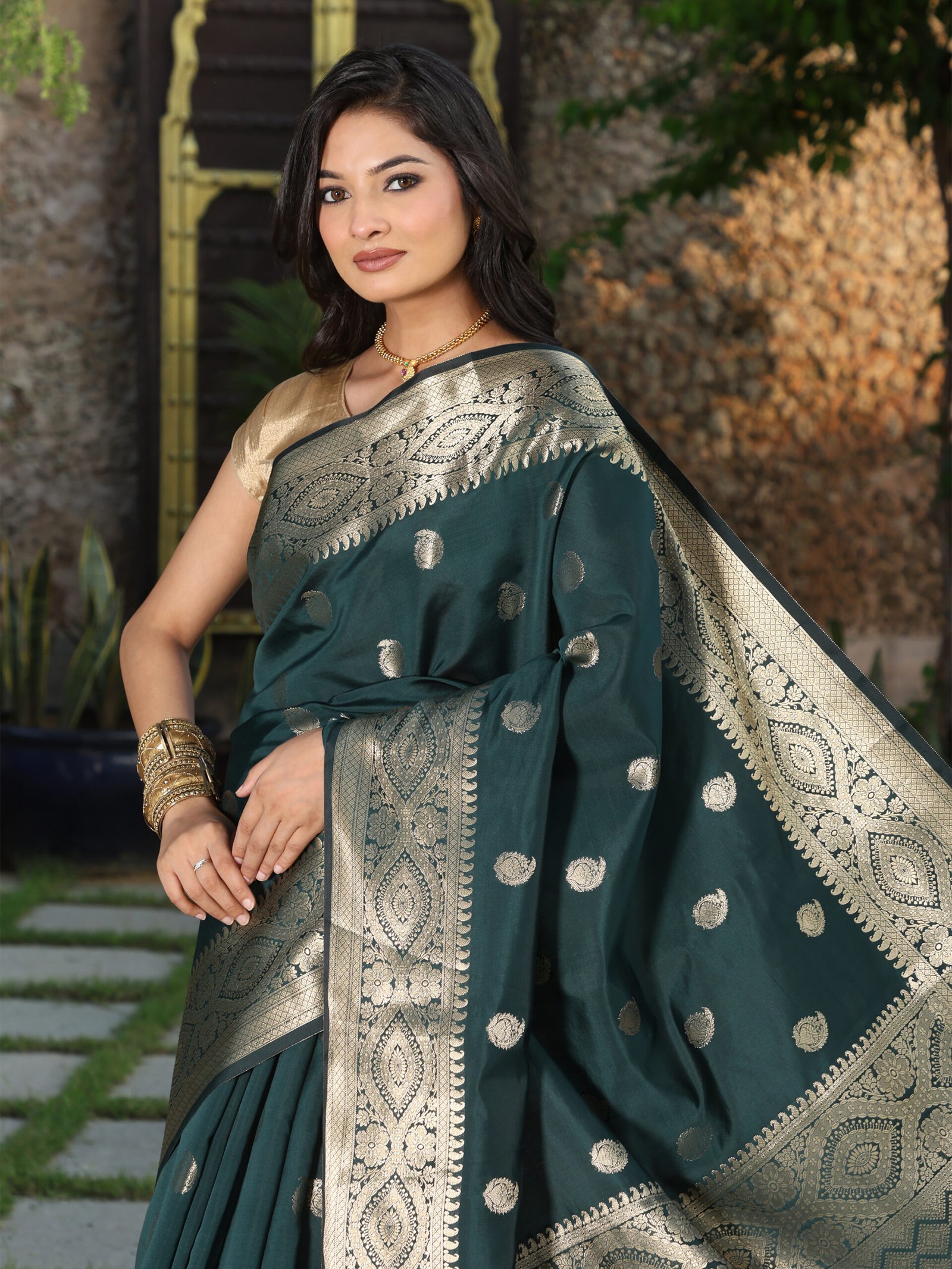 JACQUARD Saree - GREEN - Image 3