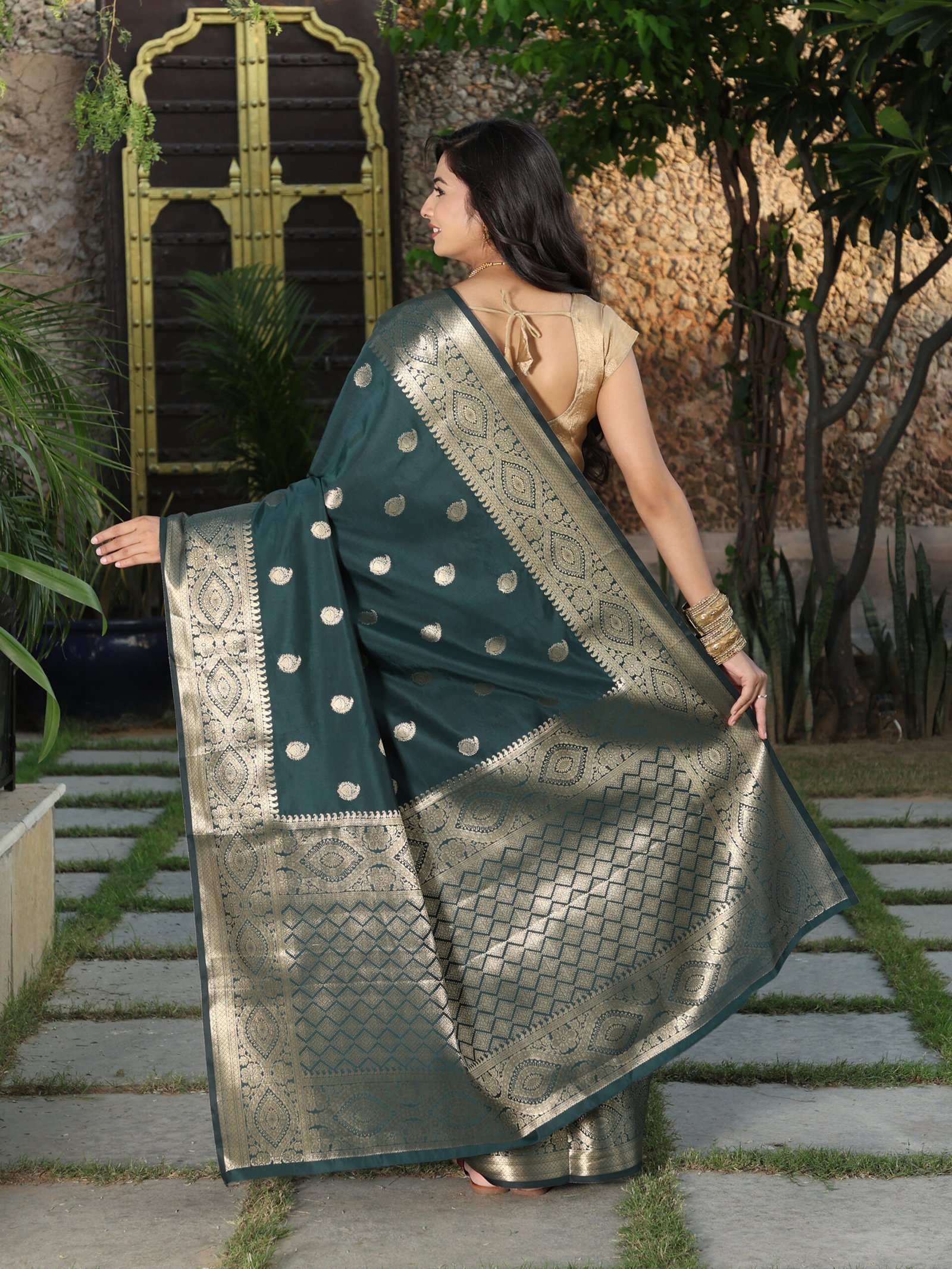 JACQUARD Saree - GREEN - Image 2