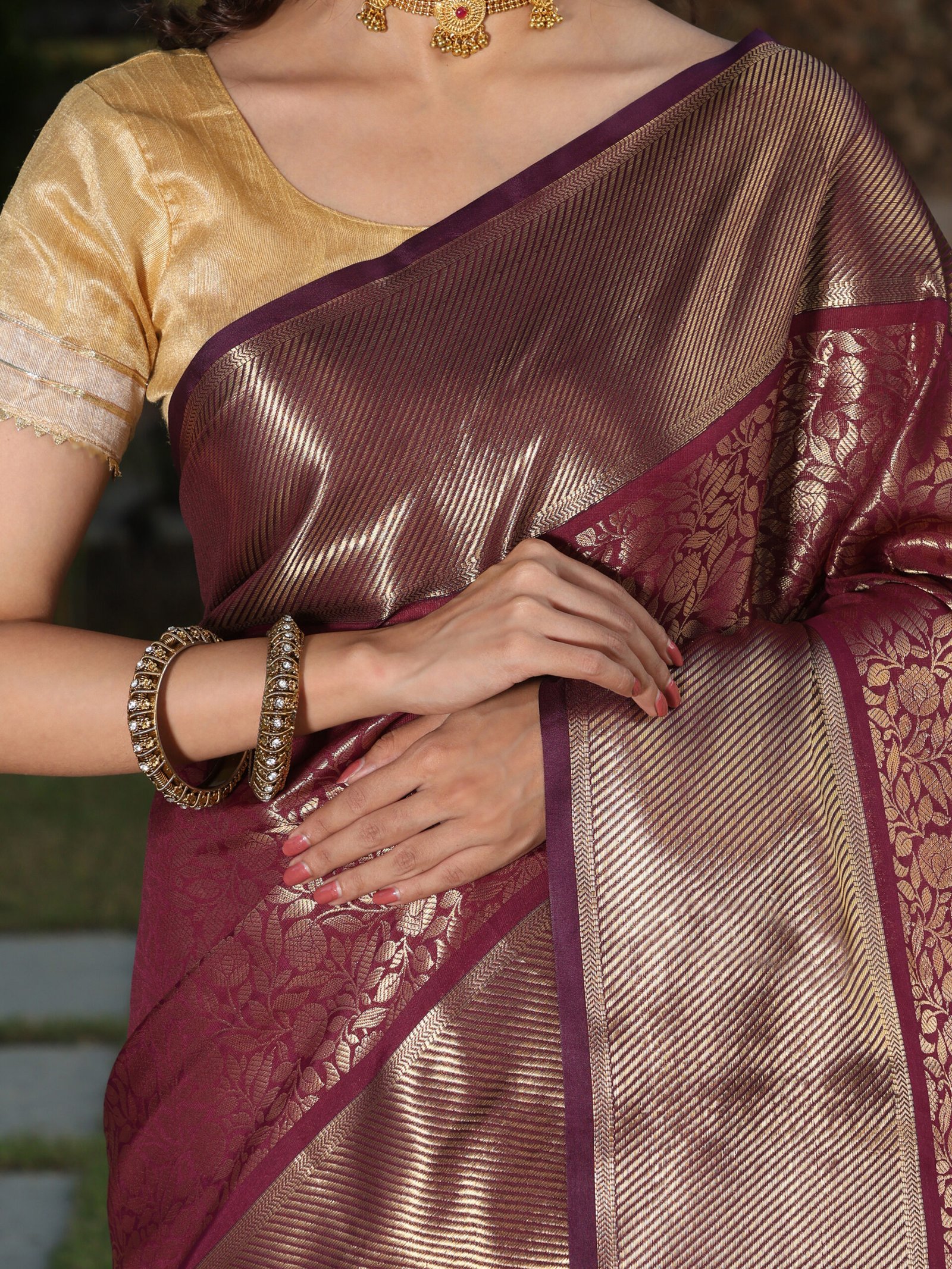 JACQUARD Saree - MAROON - Image 8