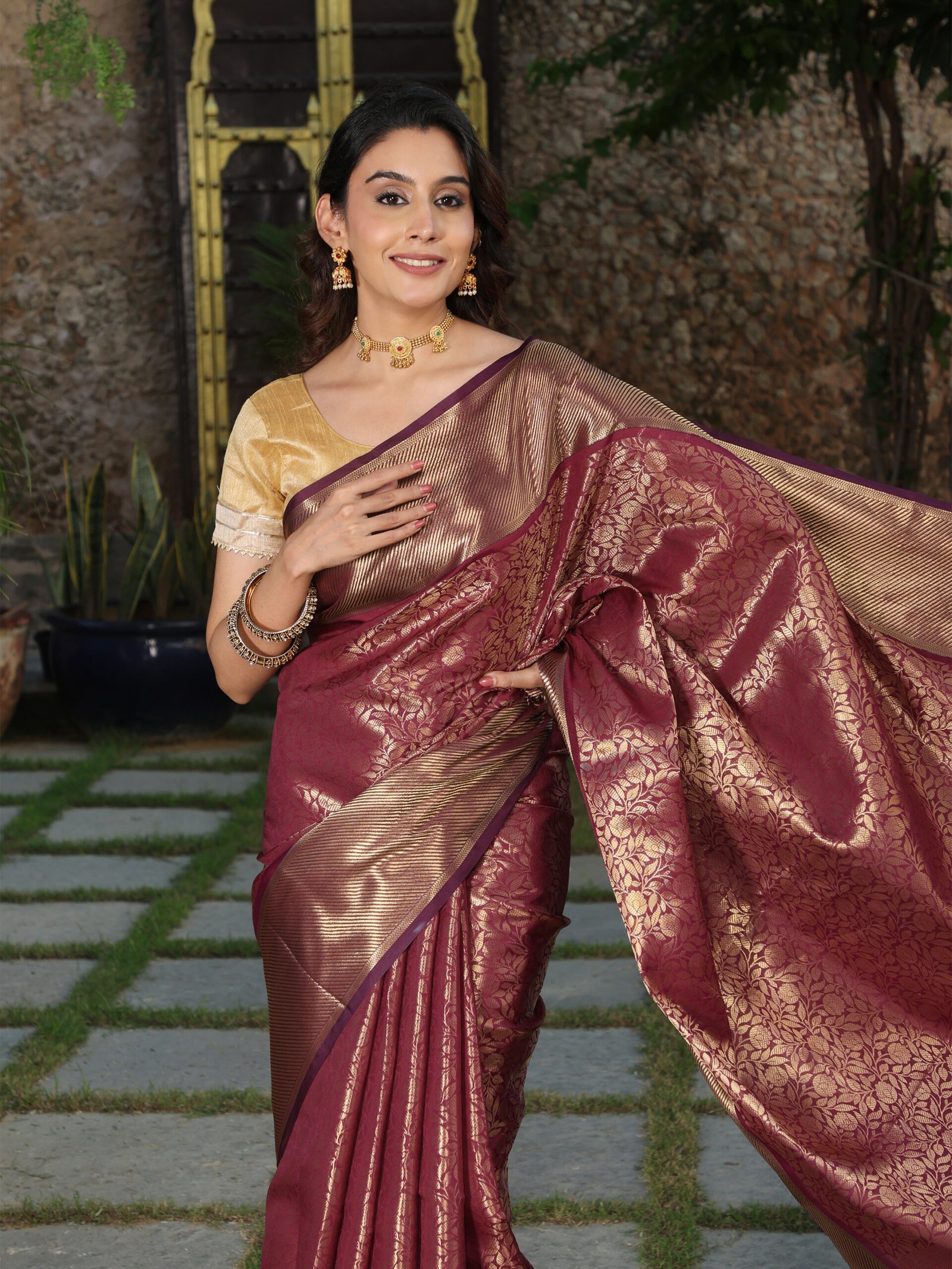 JACQUARD Saree - MAROON - Image 3