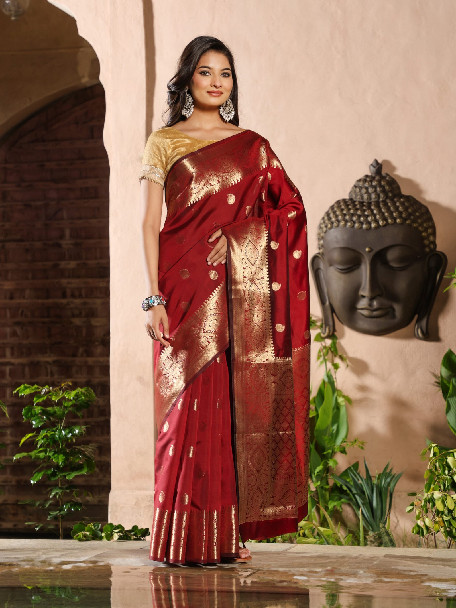 JACQUARD Saree - RED - Image 7