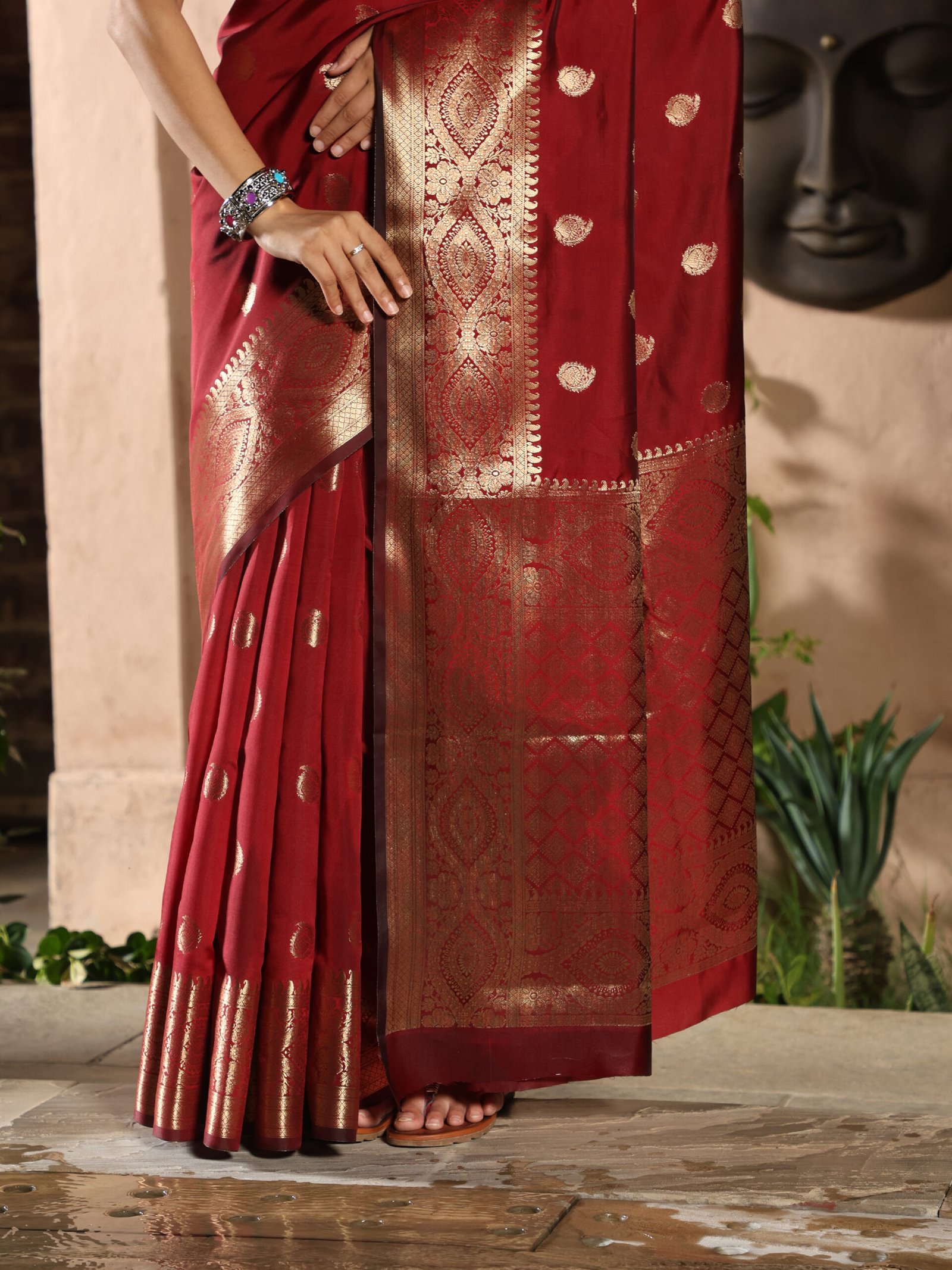 JACQUARD Saree - RED - Image 6