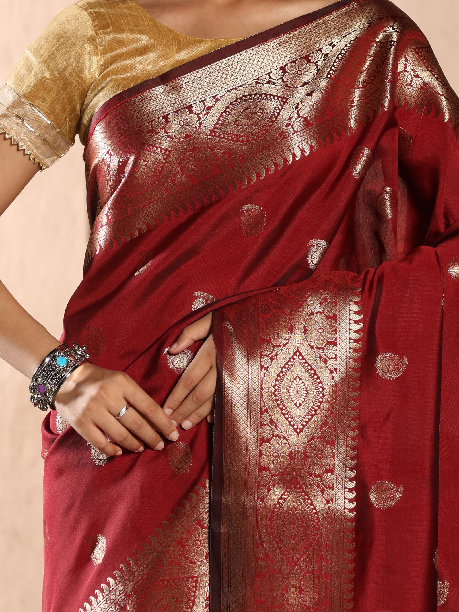 JACQUARD Saree - RED - Image 5