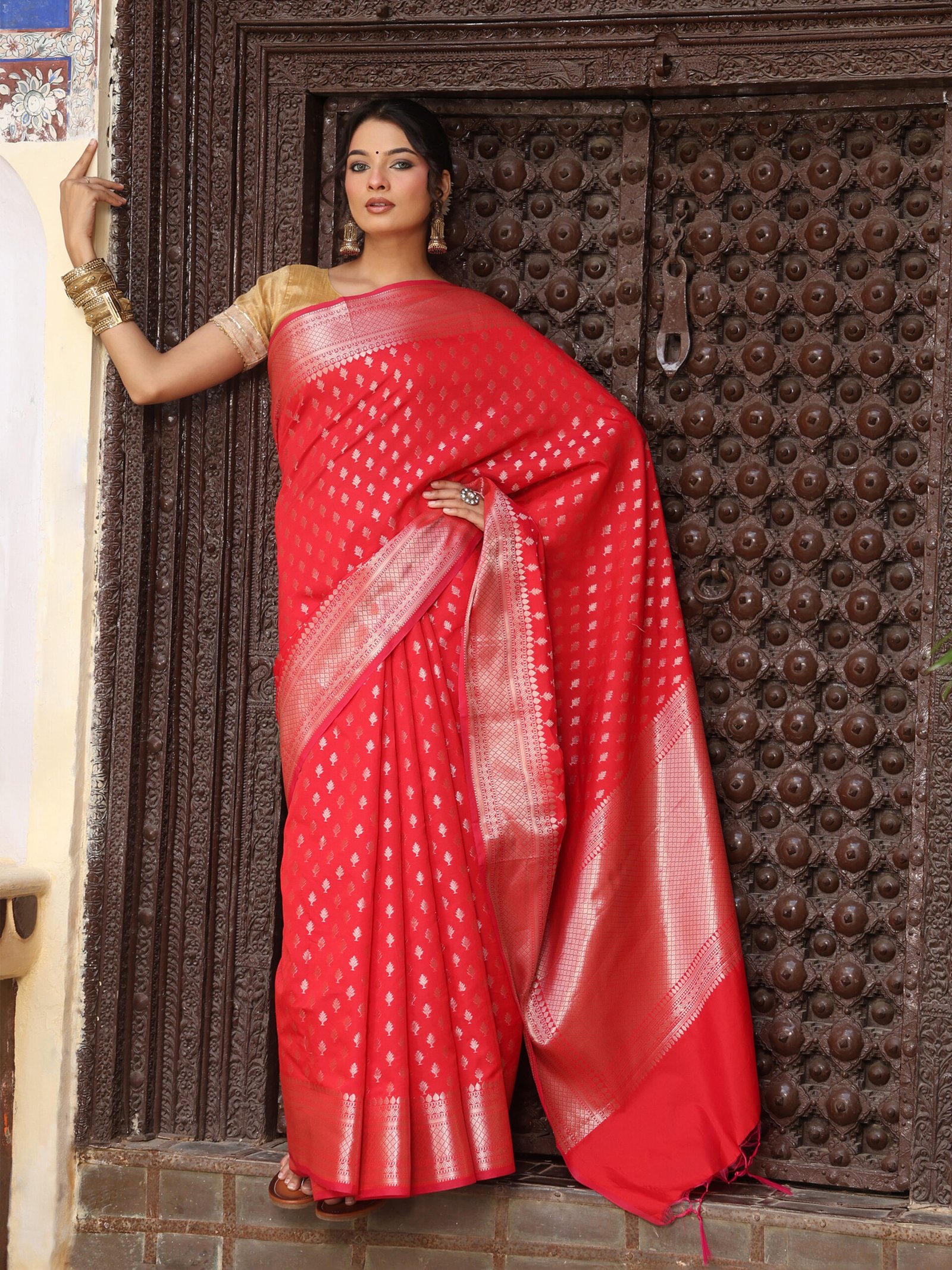 JACQUARD Saree - RED - Image 4